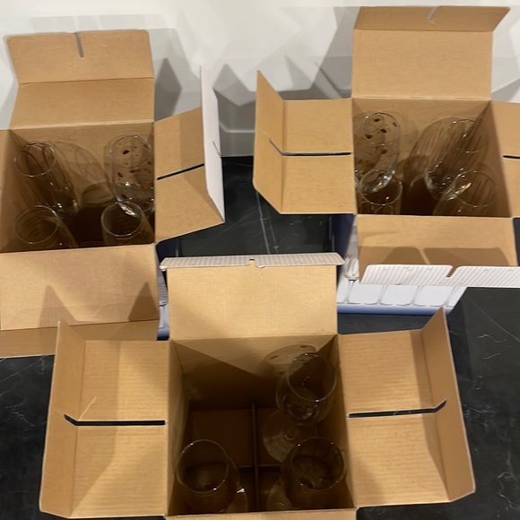 Mikasa - Cheers Metallics - Gold set of 10 flutes total - Picture 2 of 6